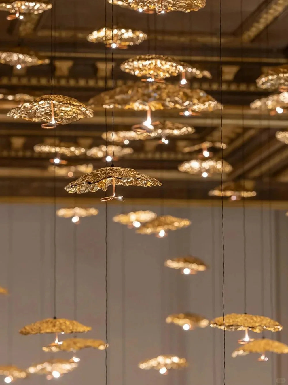 Modern Loft Copper Pendant Light Lotus Chandelier Indoor Lighting LED Ceiling Lamp for Living Dining Room Home Decoration